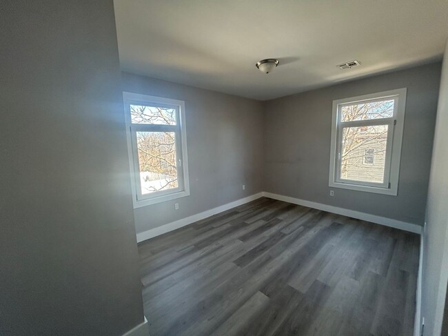 Building Photo - 254 22nd St