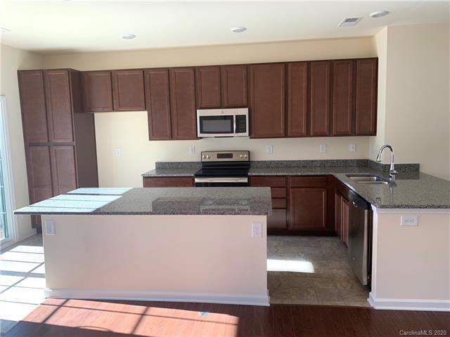 Foto del edificio - 5005 Spring Ln