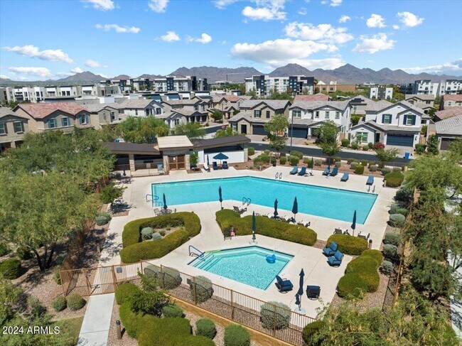 Building Photo - 6630 E Villa Rita Dr