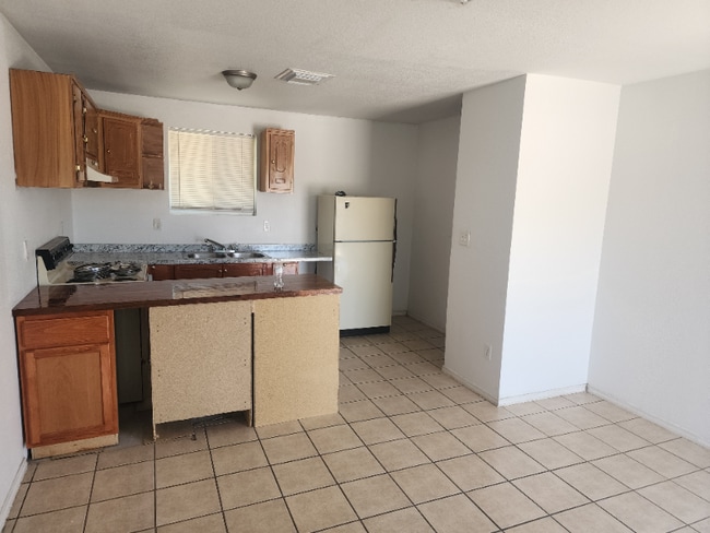 Building Photo - 7375 N Loop Dr