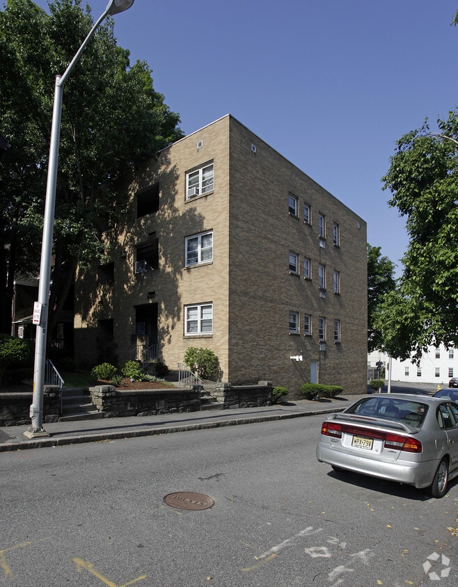 Building Photo - 4 N Ashland St