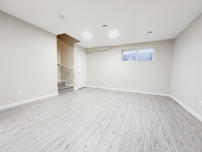 Building Photo - 1693 Cavanagh blvd SW