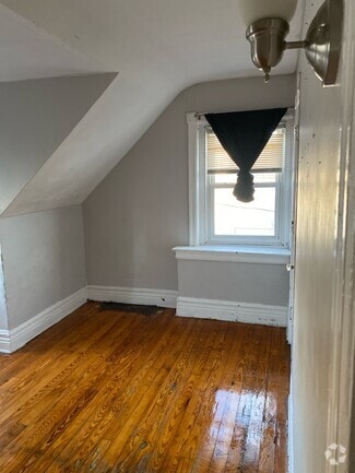 Building Photo - 802 N 8th St