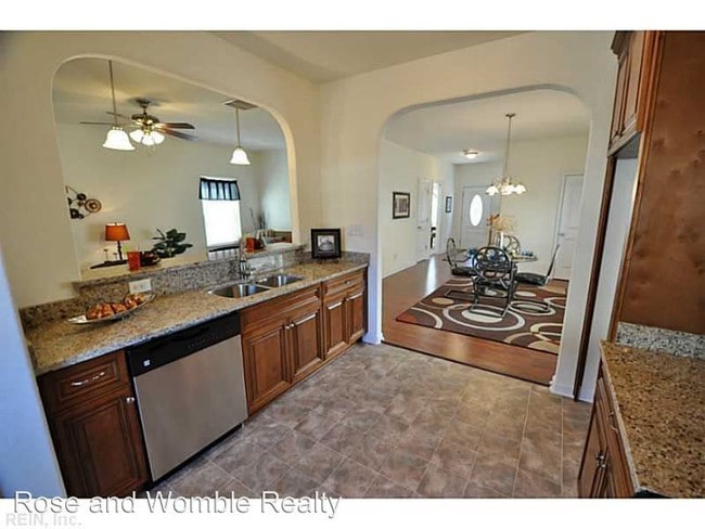 Building Photo - 4 br, 2.5 bath House - 1429 Oliver Avenue