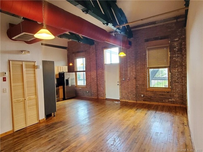 Building Photo - 325 Lafayette St