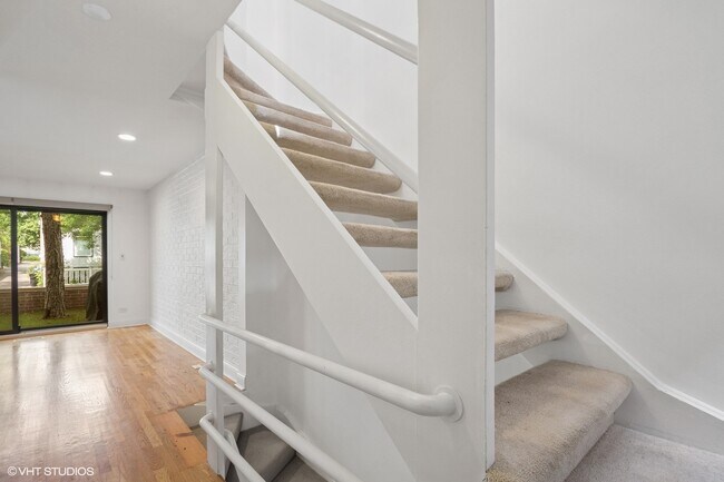 Foto del edificio - 3759 N Kenmore Ave