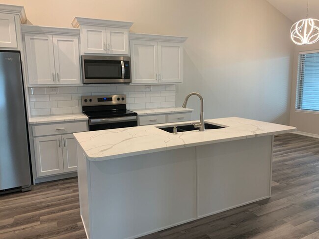 Foto del edificio - New 3 bedroom/3 bath ranch townhome in SE Lincoln