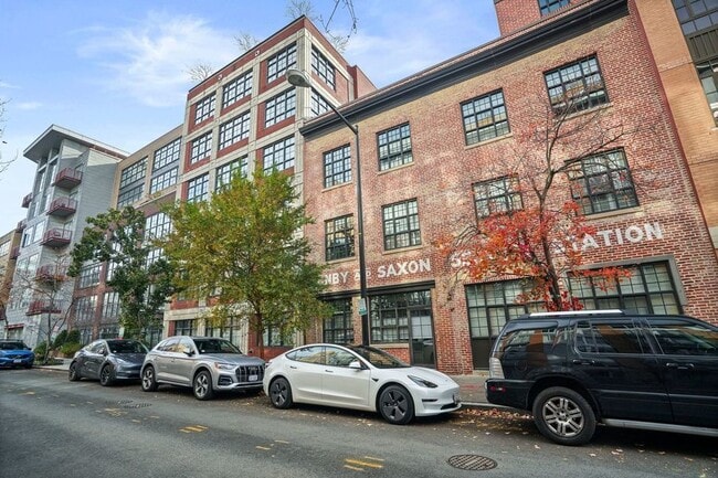 Building Photo - Logan Circle Loft with Garage Parking!