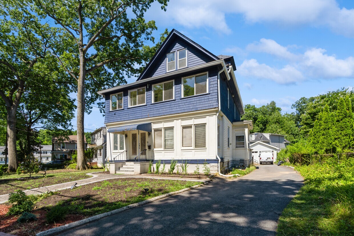 Primary Photo - 20 Belmont St