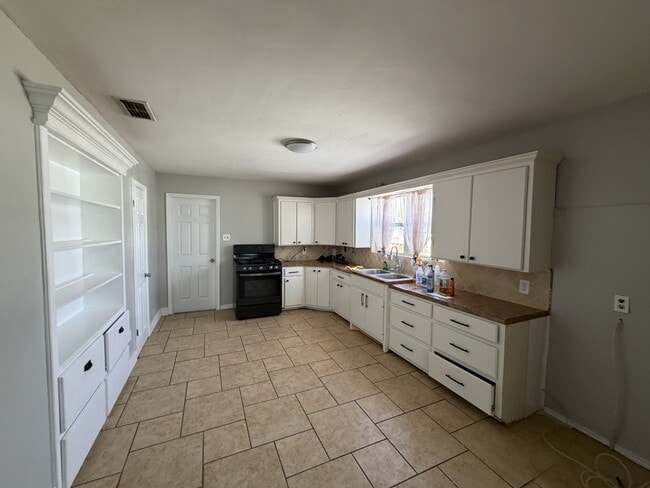 Foto del edificio - 3417 27th St