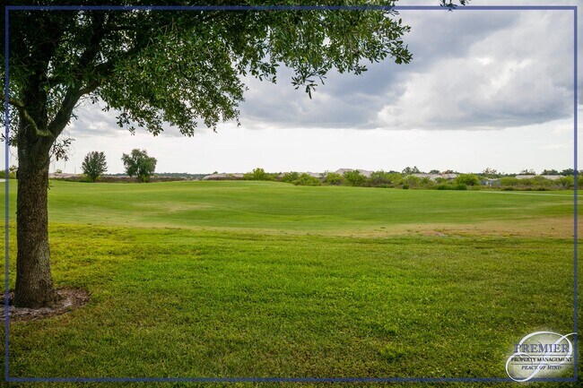 Building Photo - ONE MONTH FREE*** VALENCIA COUNTRY CLUB- A...