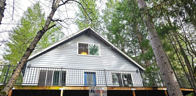 Foto del edificio - Private Wooded Retreat on 2 Acres – 4BR 2Bath Home with Space for Animals, Fruit Trees & Seasonal...