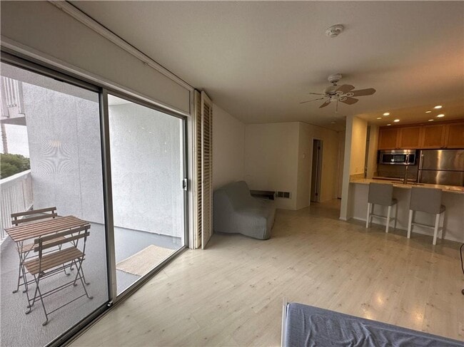 Foto del edificio - 640 The Village