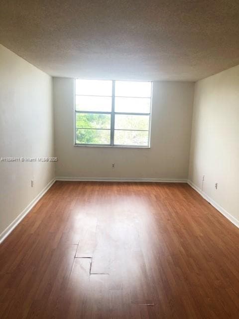 Foto del edificio - 482 NW 165th St