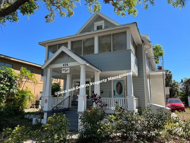 Building Photo - 2 Bed/1 Bath - Unit 1