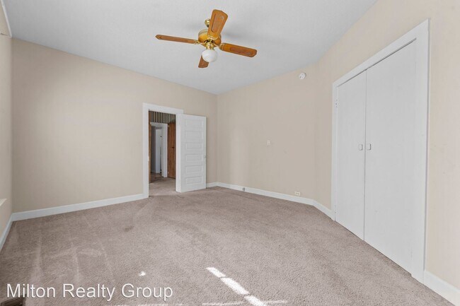 Building Photo - 4 br, 1.5 bath House - 307 East F St