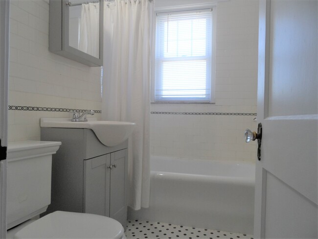 Bathroom - 68 Linden St