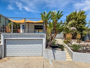 Building Photo - 5852 Adelaide Ave