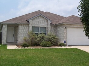 Building Photo - 313 Edgewood Cove