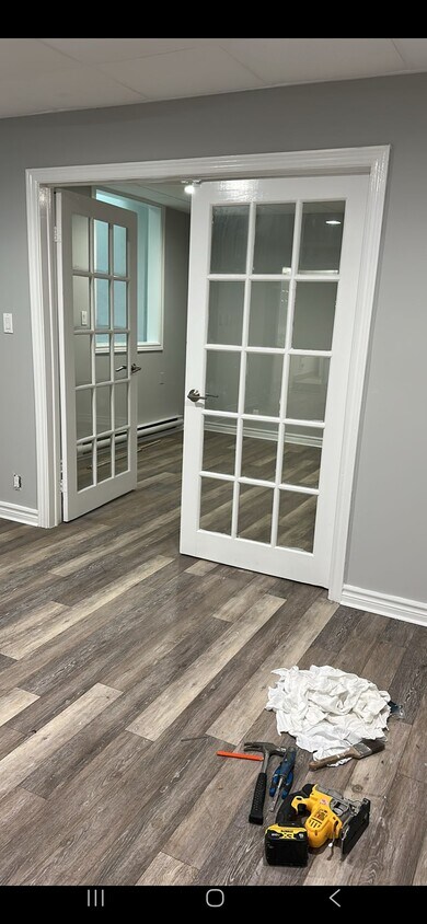 Building Photo - Beautiful Basement Apartment in Leslieville