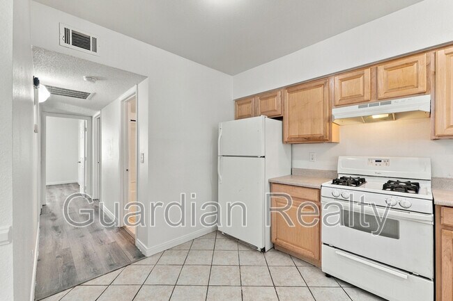 Building Photo - 4248 Tara Ave