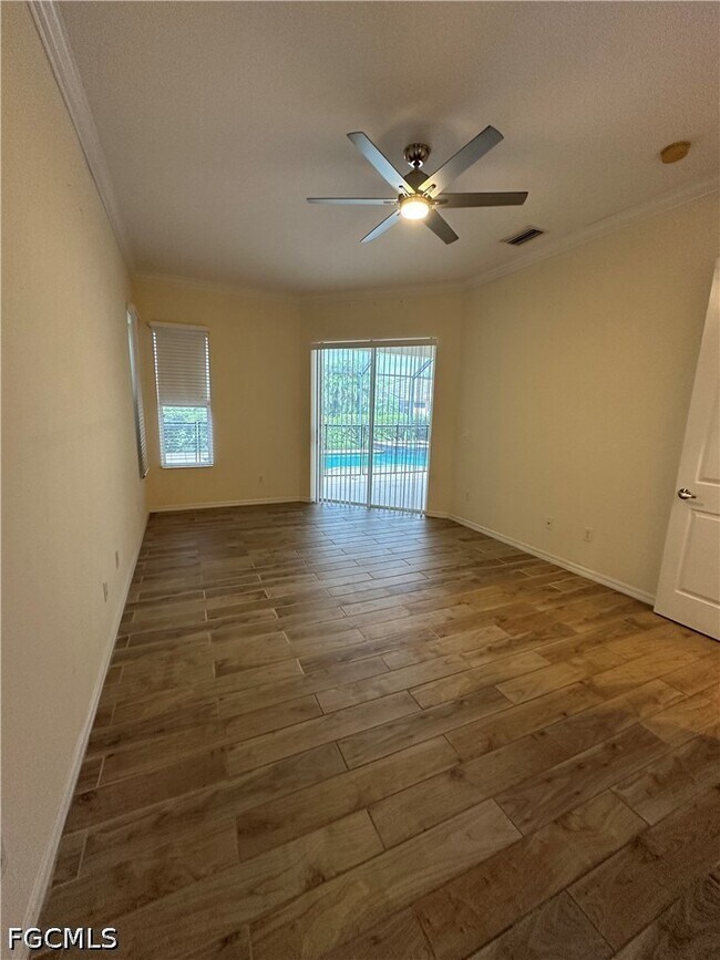 Building Photo - 2323 Bainmar Dr