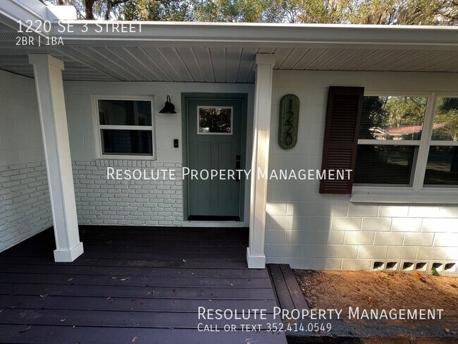 Building Photo - 2 Bedroom, 1 Bathroom Duplex