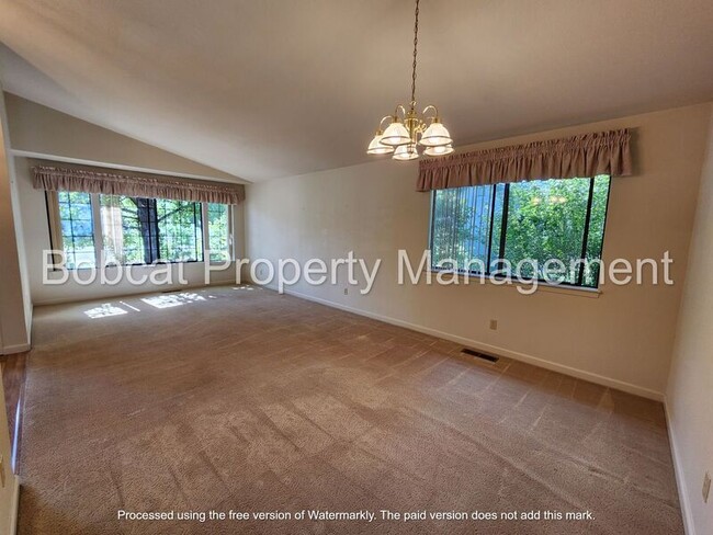 Foto del edificio - 1740 Cedarwood Dr