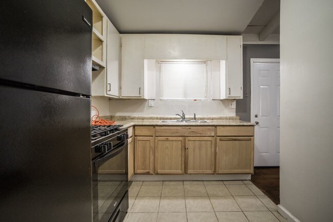 Foto del edificio - 3018 Monterey Dr