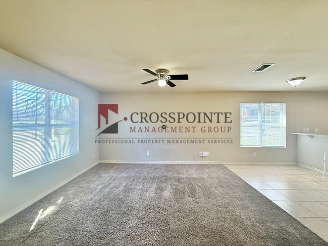 Building Photo - 825 W 25th St