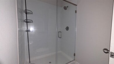Building Photo - 9760 Grosbeak Ln