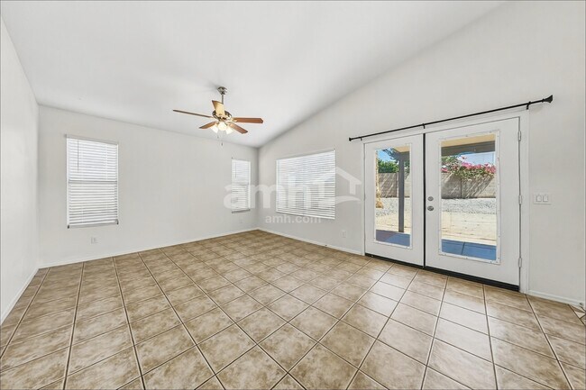 Building Photo - 12554 W Holly St