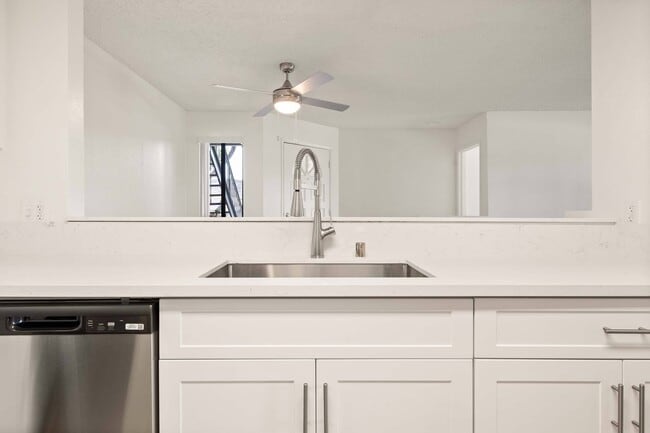 Building Photo - Calavo