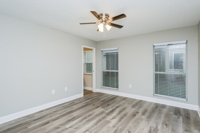 Building Photo - 10917 Freemont Dr