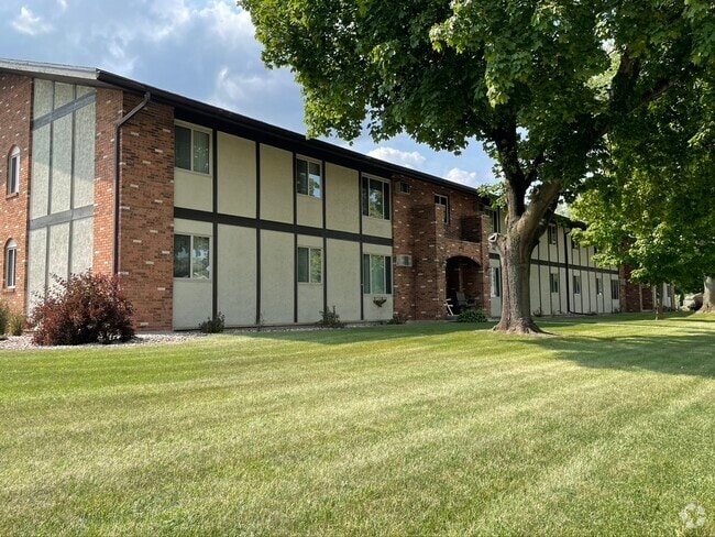 Building Photo - Birchwood Apartments