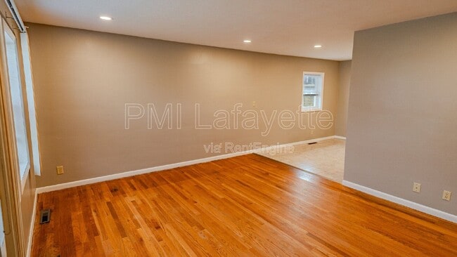 Photo - 2454 Poplar Ln House