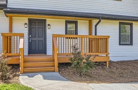 Front of house - 1274 Gatewood Dr
