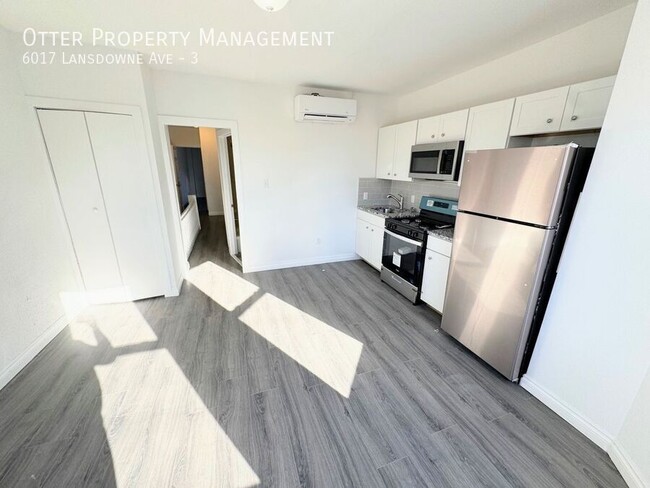 Building Photo - Lovely & Bright 2BR/1BA Near Shopping & Septa