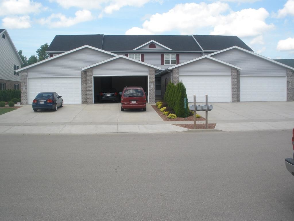 Primary Photo - 6707 Windsor Ridge Ln