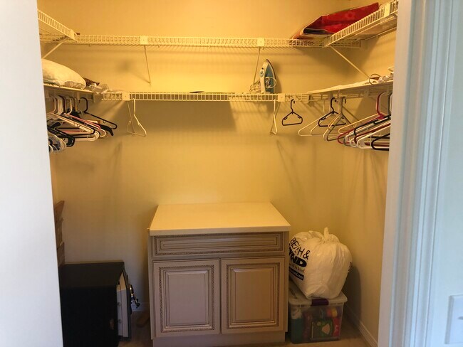 Building Photo - 400 18th St