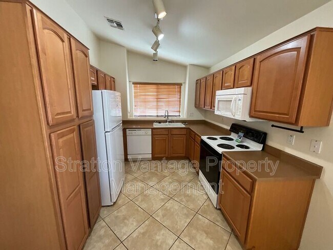 Building Photo - 15962 W Acapulco Ln