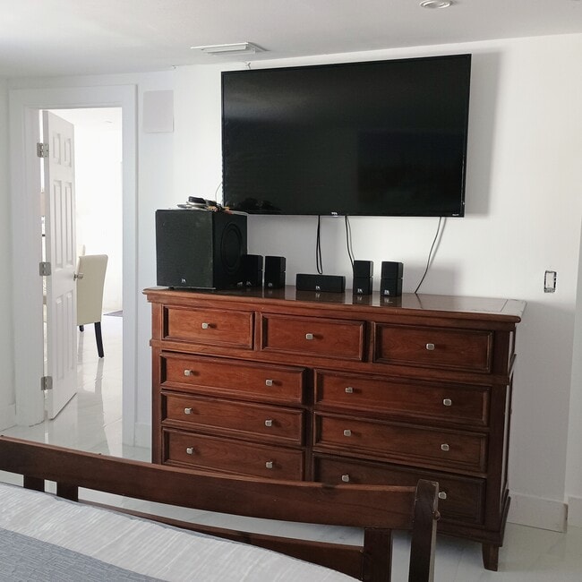 Foto del edificio - 1033 NW 7th Ter