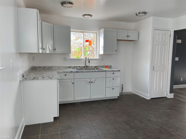 Foto del edificio - 2 br, 2 bath House - 14191 Couwlier Ave 14...
