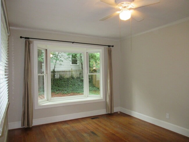 Foto del edificio - Lovely 2br bungalow with screened porch an...