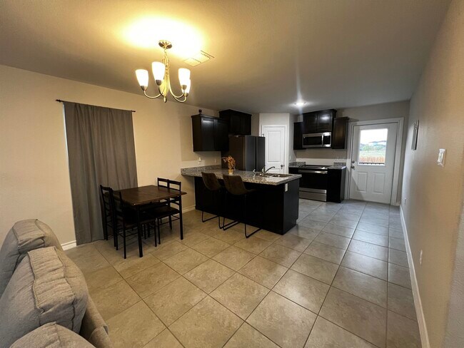 Building Photo - 5626 Encanto Dr