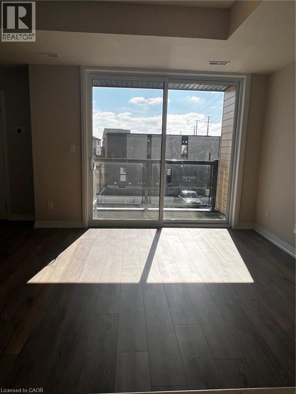 Photo du bâtiment - 261 Woodbine Ave