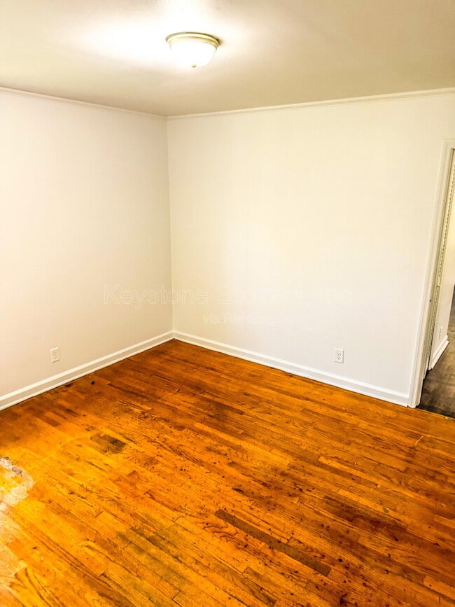 Building Photo - 2063 Fairway Dr