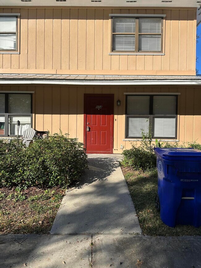 Building Photo - 954 Louisiana Ave