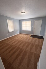 Building Photo - 422 Cook Ave