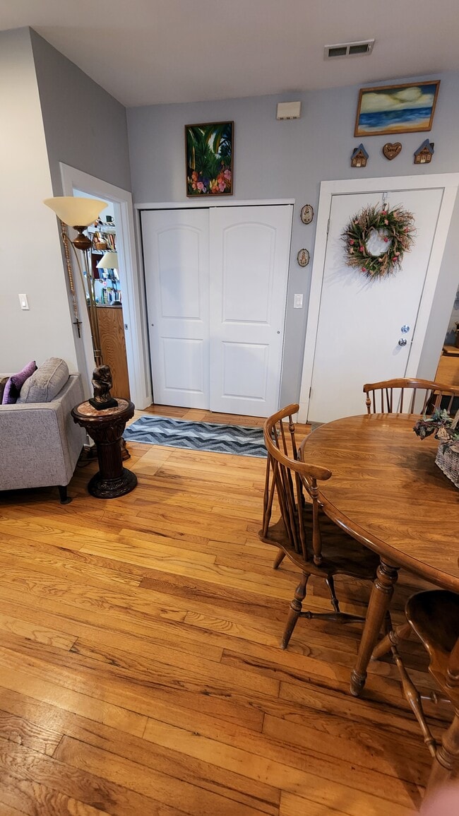 2343 W Foster Ave Unit 1, Chicago, IL 60625 2343 W Foster Ave Chicago